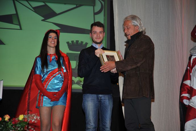 Ingrandisci la foto